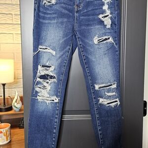 Trendy Distressed Skinny Jeans in Blue